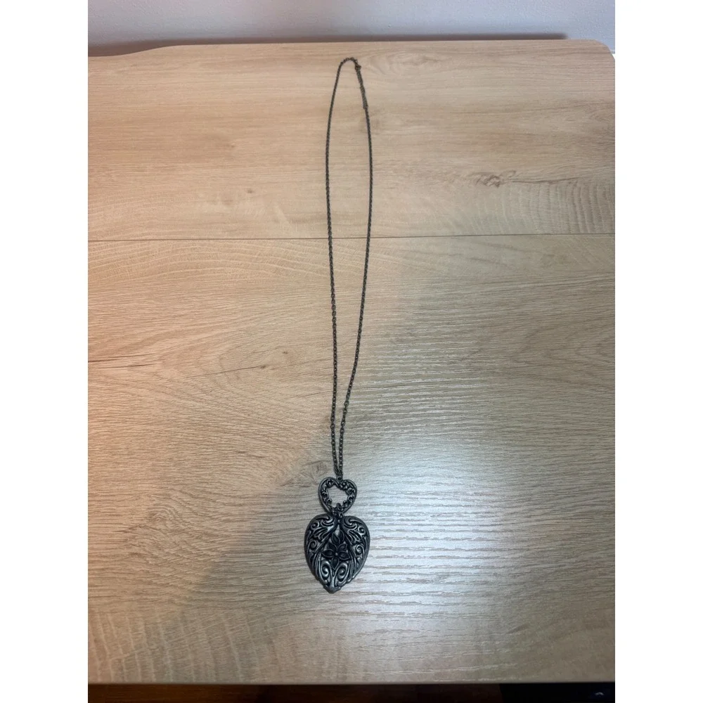 Antique Silver Tone Gothic Filigree Double Heart Pendant Necklace Darkened Chain